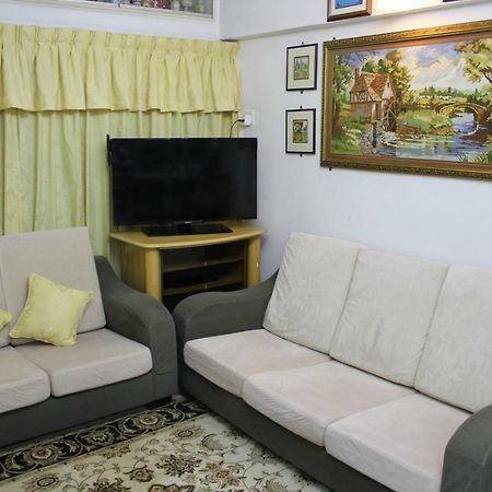 Macallum Budget Muslim Homestay George Town Extérieur photo