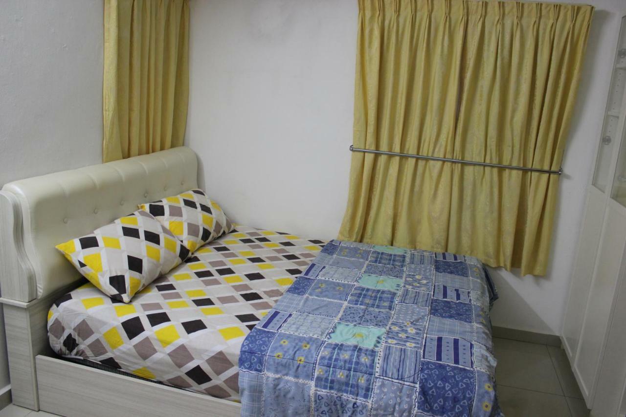 Macallum Budget Muslim Homestay George Town Extérieur photo